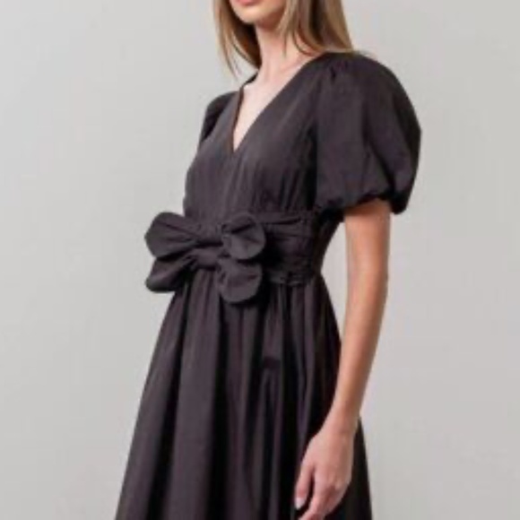 NWT Moon River Puff Sleeve Midi Dress In Vintage Black - size Small - Picture 2 of 3